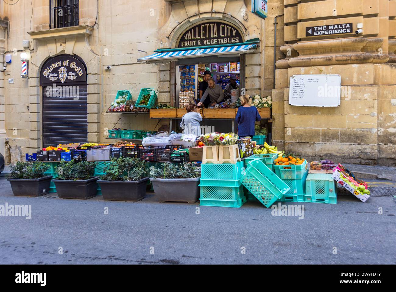 Obstladen in der Altstadt von Valletta, Malta Stockfoto
