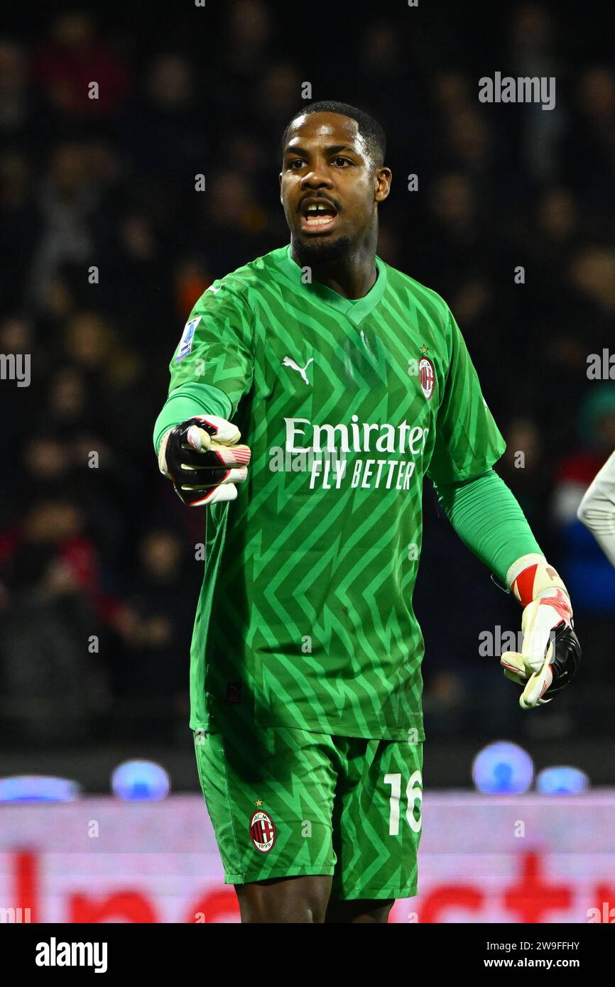 Mike Maignan vom AC Milan Gesten während des Serie A TIM Spiels zwischen US Salernitana und AC Milan im Stadio Arechi, Salerno, Italien am 22. Dezember 202 Stockfoto