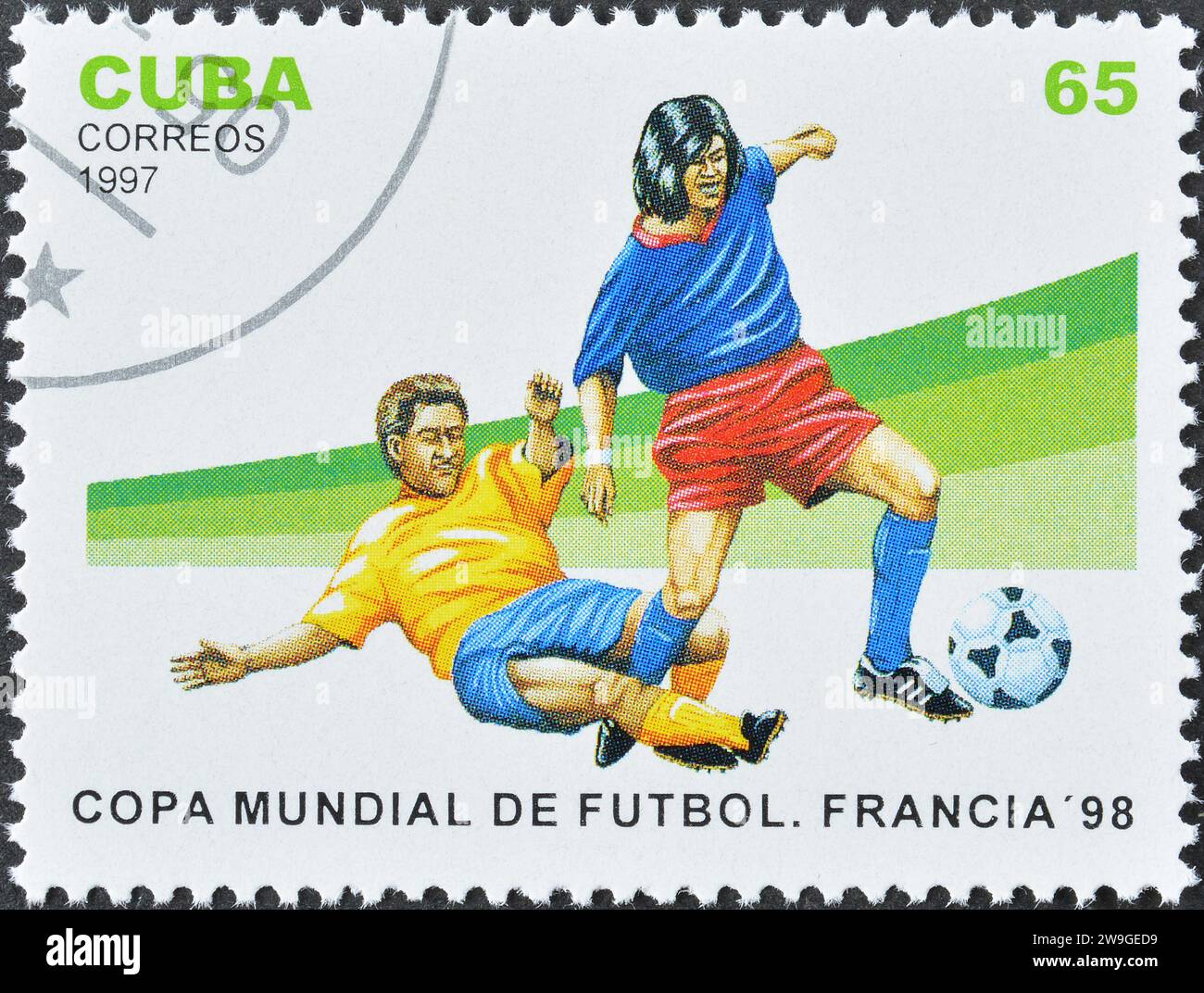 Von Kuba gedruckte Briefmarke, die Fußball, FIFA Fussball-Weltmeisterschaft Frankreich -1998, um 1997 zeigt. Stockfoto