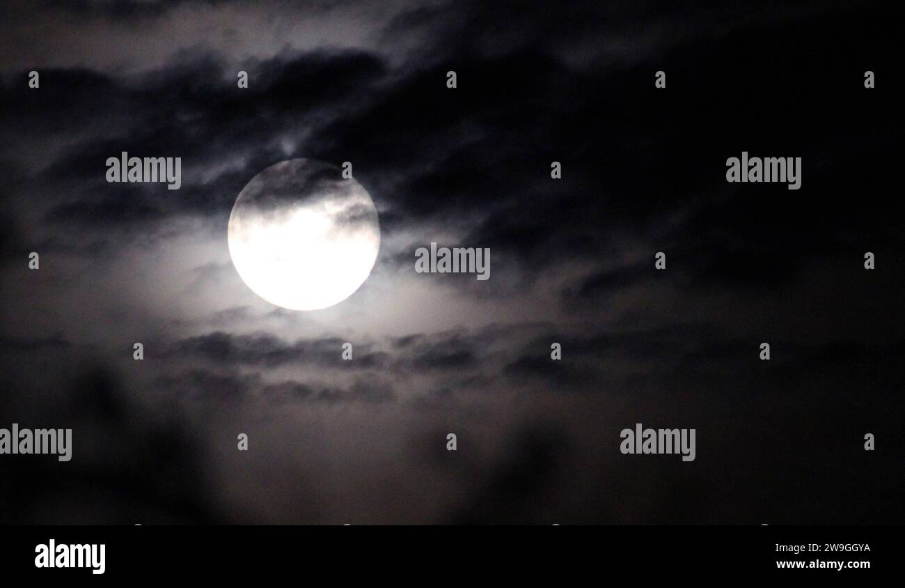 Diese Warnung Solltest Du Ernst Nehmen! Warum Der Vollmond Im August 2025 Auch Störmond Heißt. - tfvczu6