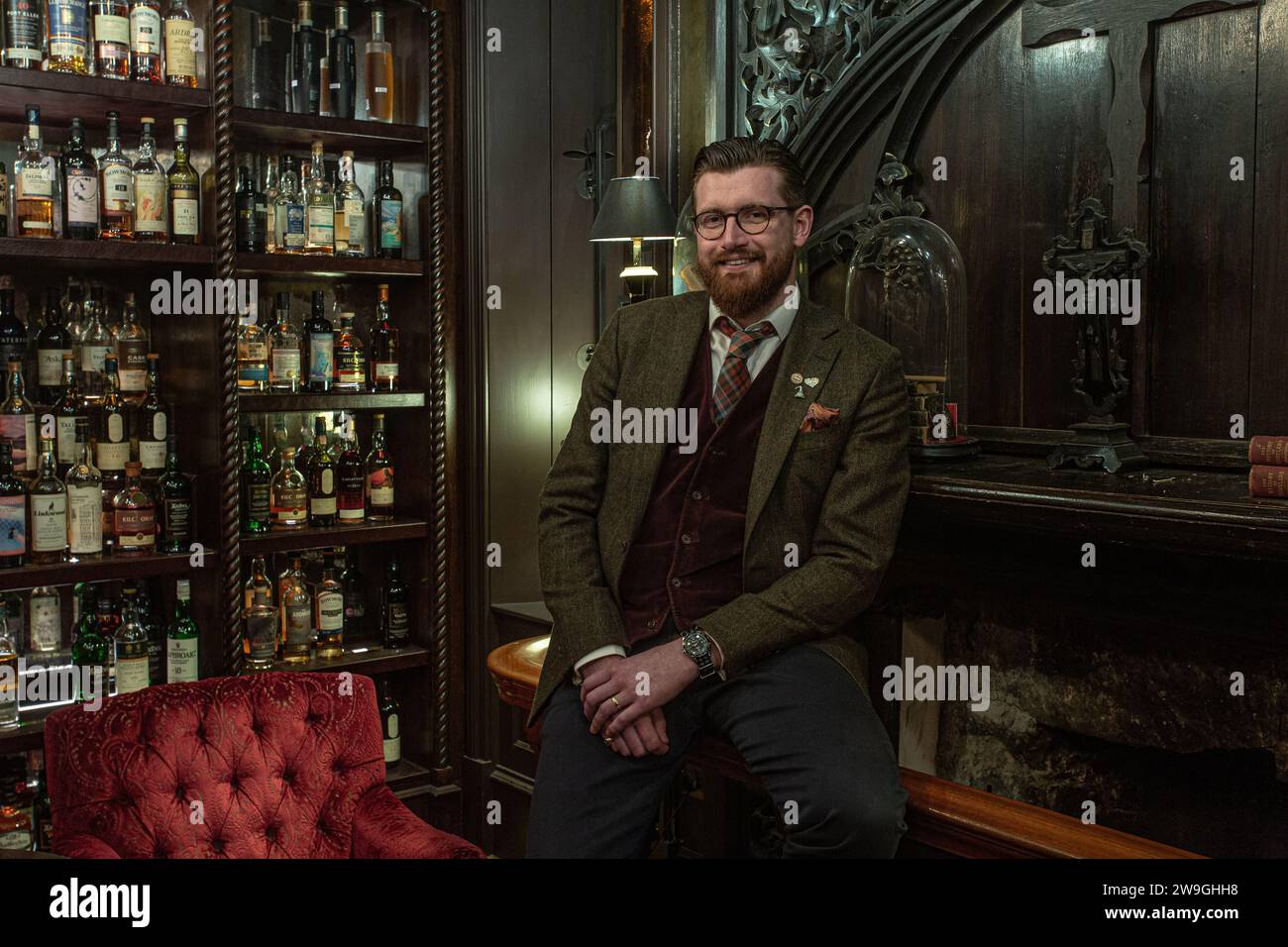 Mark Shedden - Bertie's Whisky Manager, Bertie's Whisky Bar, Fife Arms, Braemar, Schottland. Stockfoto