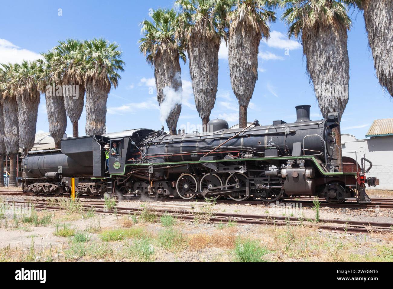 Die alte Dampflok Amanda am Bahnhof Robertson bringt Touristen durch das Breede River Valley und die Western Cape Winelands, Südafrika und New Cape Centra Stockfoto