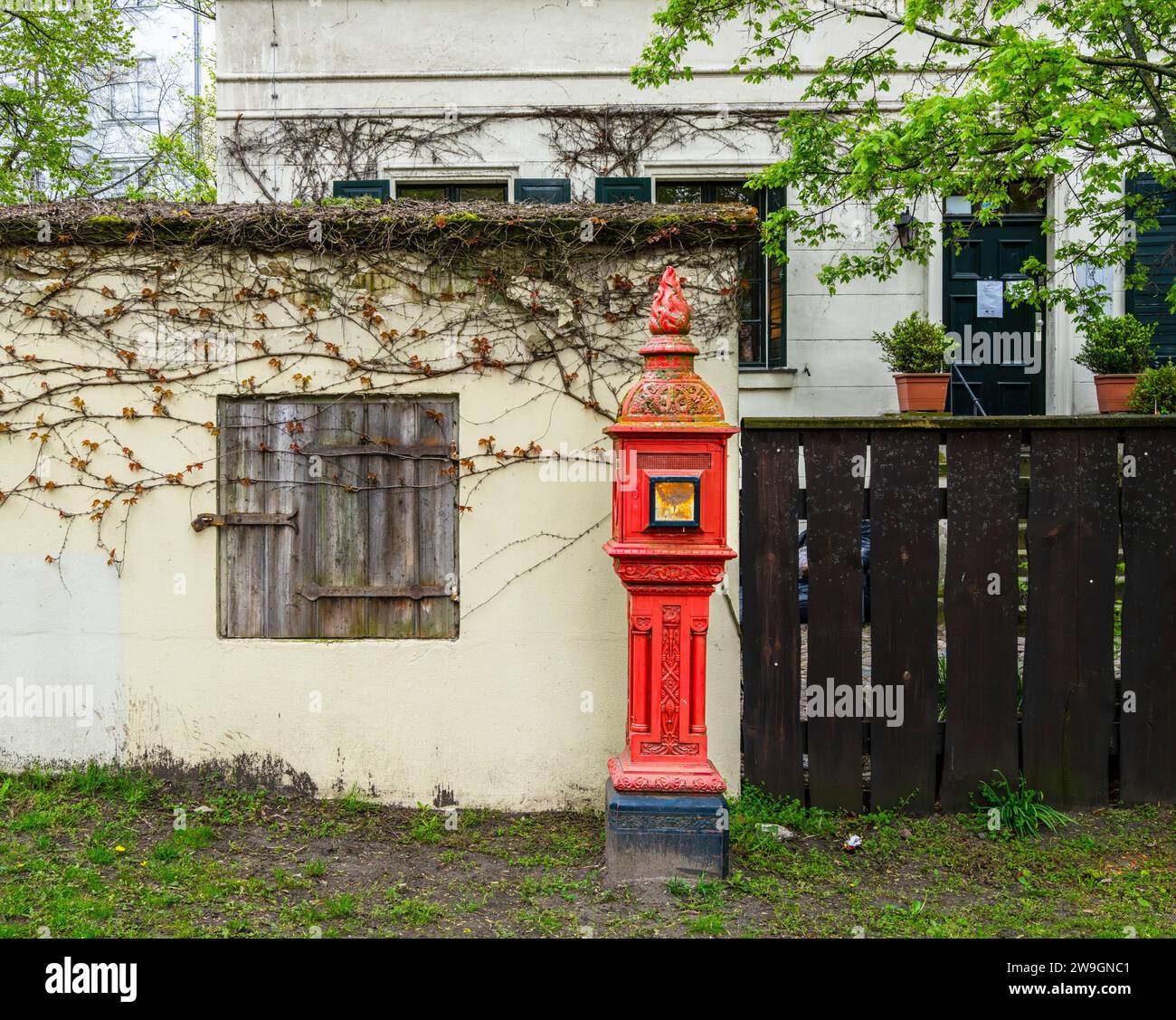 Verrostete Alte Rufsäule Der Berliner Feuerwehr, Berlin Stockfoto