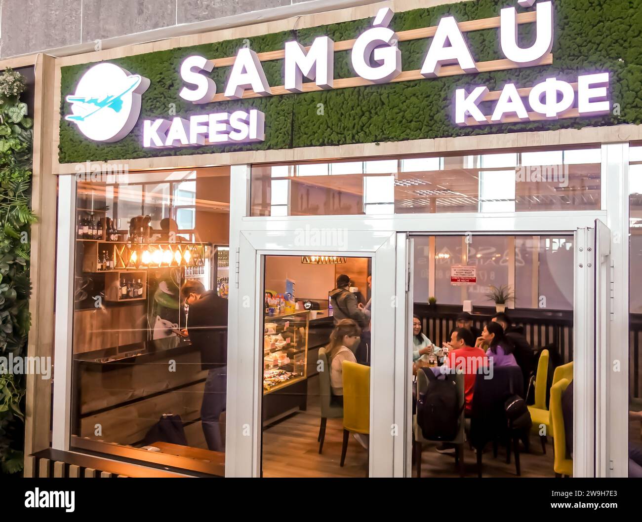 Samgau Flughafencafé in Aqtobe Kasachstan Stockfoto
