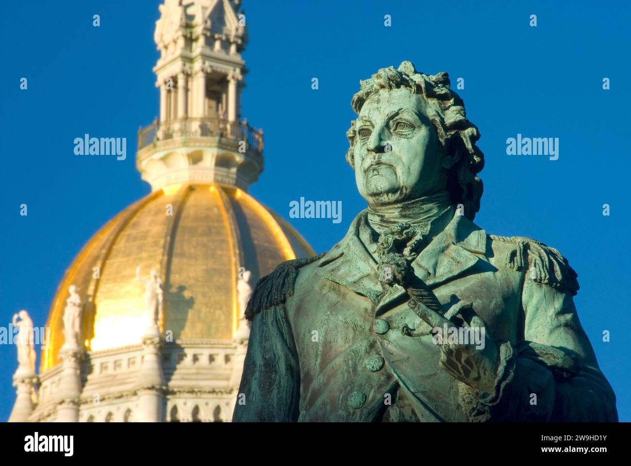 Connecticut State Capitol mit Israel Putnam Statue, Bushnell Park, Hartford, Connecticut Stockfoto