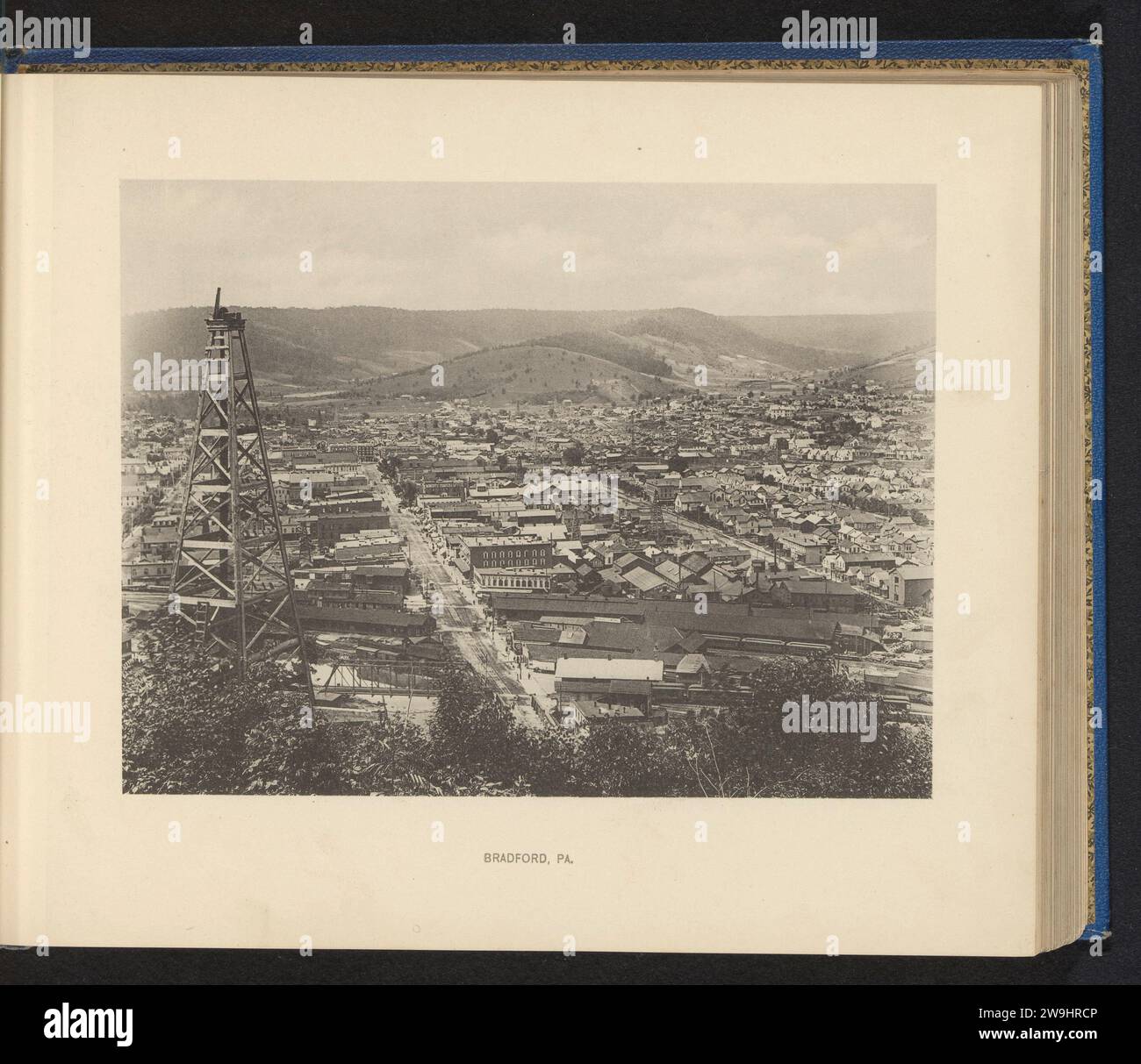 View of Bradford, Anonym, um 1883 - in oder vor 1893 photomechanischer Druck Bradford Papier Kollotype City-View, und Landschaft mit künstlichen Konstruktionen Bradford Stockfoto