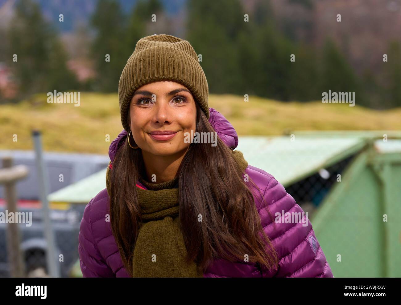 Lea Wagner, Sportmoderatorin ARD Sport Moderatorin, Sportmoderatorin, Journalistin, das erste, Fernsehmoderatorin, TV, auf der 71. Vier-Schanzentournier Skispringen am 28. Dezember 2023 in der Schattenbergschanze ORLEN Arena in Oberstdorf, Bayern, © Peter Schatz / Alamy Live News Stockfoto