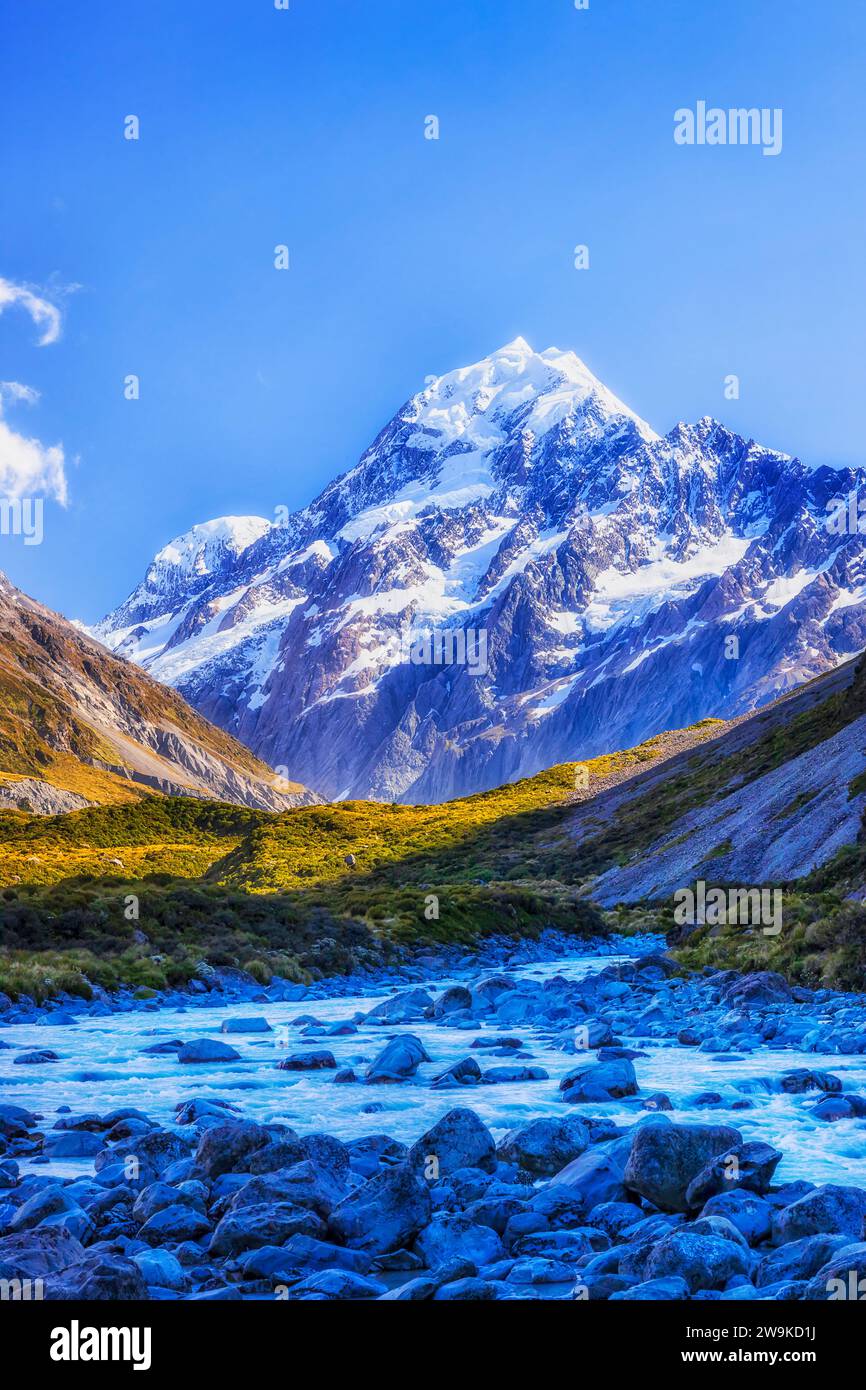 Nuttenfluss unter dem Mt Cook in Neuseeland - malerische Landschaft. Stockfoto