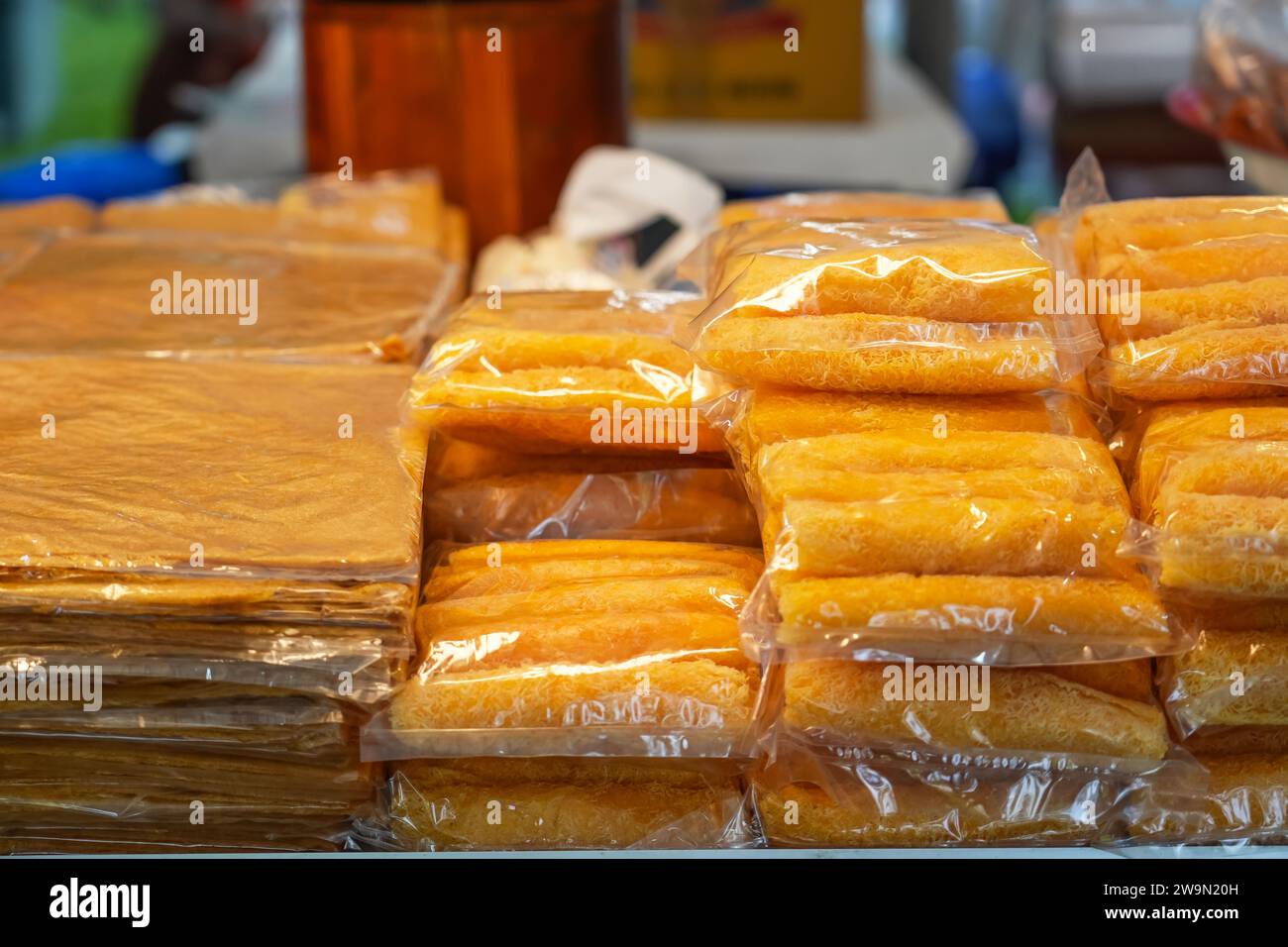 Palmzucker-Baumwollwolle-Späne in Taschen auf einem Straßenmarkt in Thailand Stockfoto