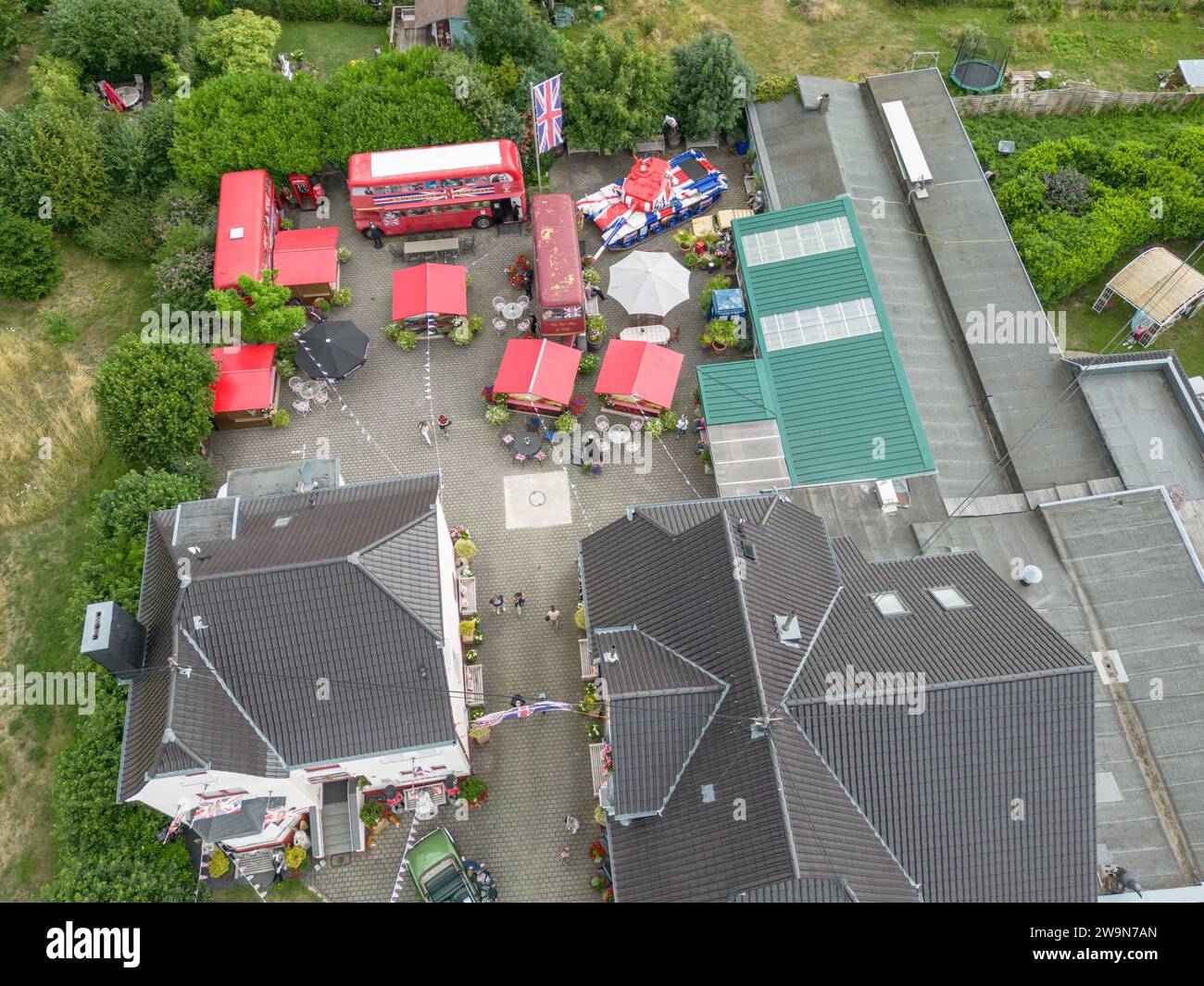 18.07.2023 Vettelschoss Germany - aus der Vogelperspektive des Little Britain Inn Hotels in Deutschland. Stockfoto