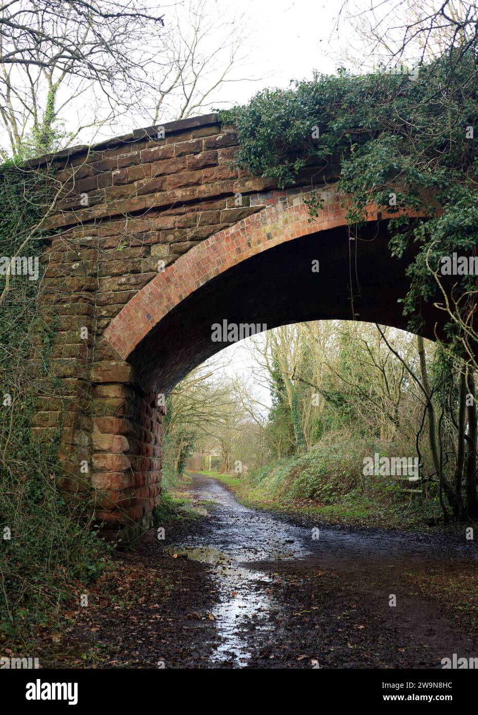 Leapgate alte Eisenbahnstrecke von Stourport nach Hartlebury in Worcestershire, England, Großbritannien. Stockfoto