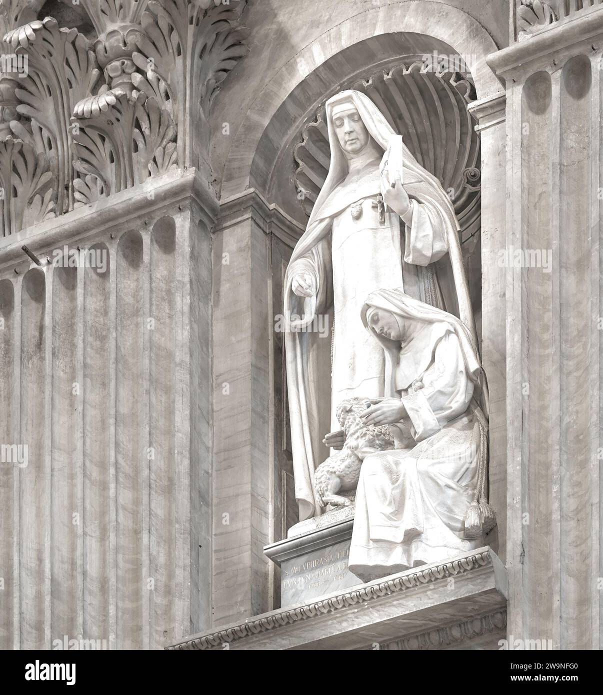 Gedenkstatue für die St. Maria Luphrasia, im Petersdom, Vatikan, Rom, Italien Stockfoto