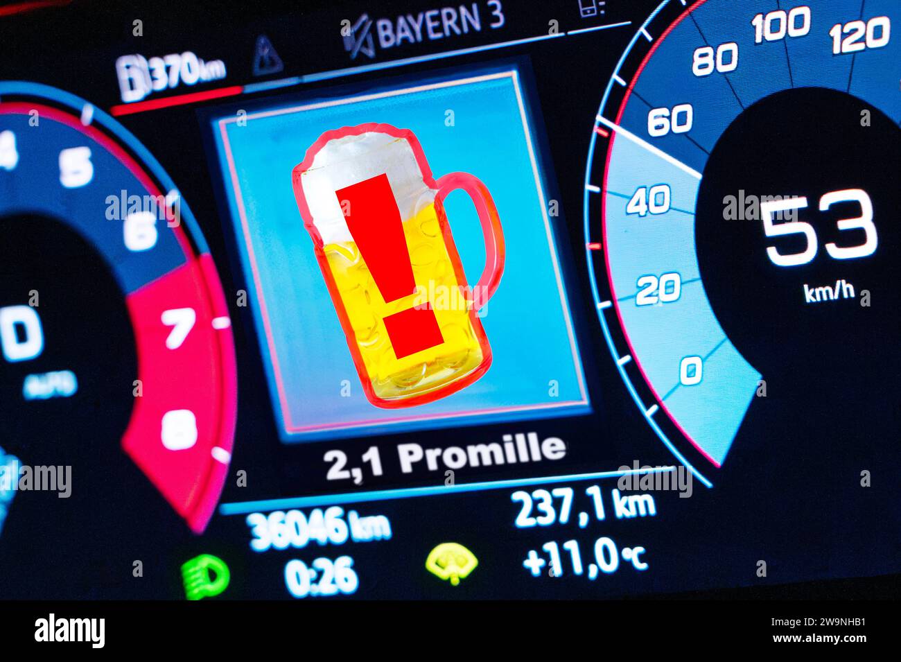 Alkohol Am Steuer Warnhinweis Auf Display Symbolfoto M nchen alkohol-am-steuer-warnhinweis-auf-display-symbolfoto-m-nchen