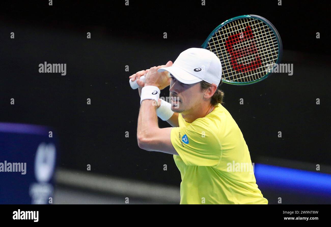 Perth, Australien. Dezember 2023. Alex de Minaur aus Australien kehrt beim United Cup-Tennis-Turnier in Perth, Australien, am 29. Dezember 2023 zu Cameron Norrie aus Großbritannien zurück. Quelle: Zhou Dan/Xinhua/Alamy Live News Stockfoto