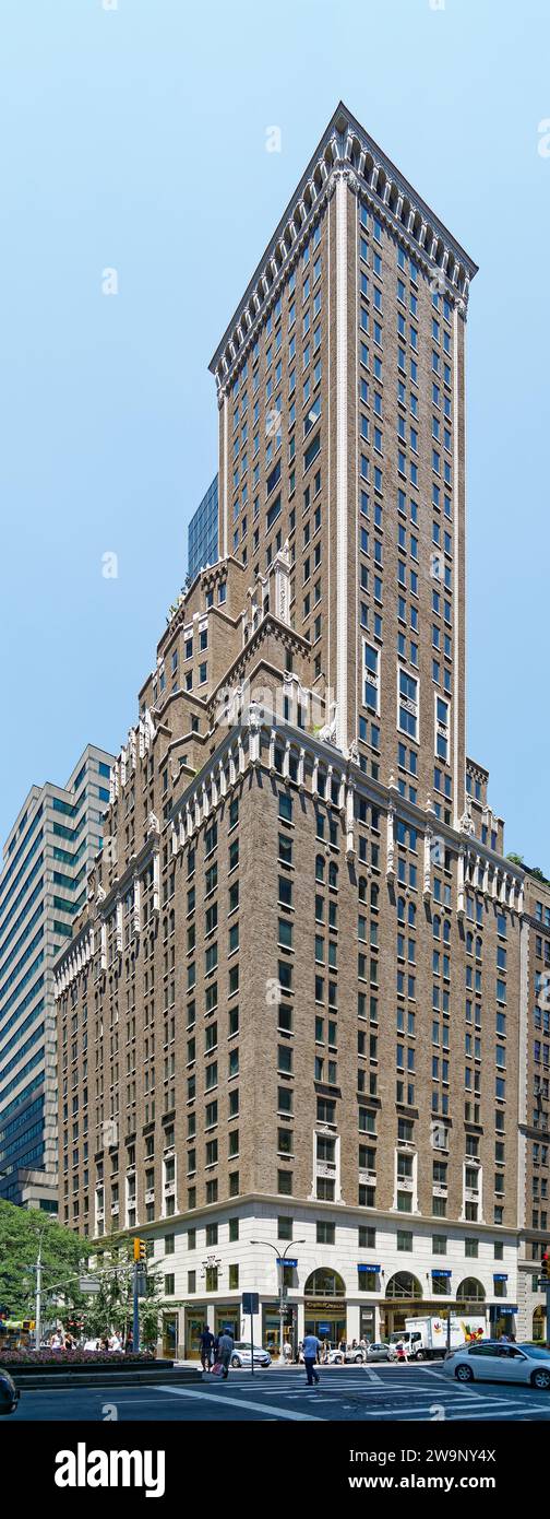 Die 502 Park Avenue, die 1929 als Viceroy Hotel erbaut wurde, wurde in Wohnungen umgewandelt, die heute Trump Park Avenue genannt werden. Stockfoto