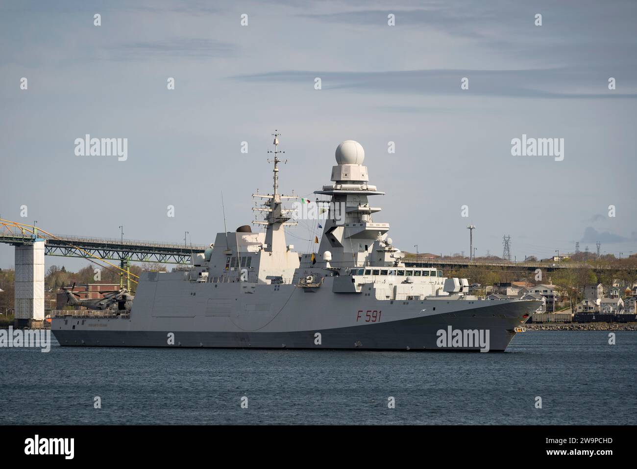 Italienische Marine Carlo Bergamini-Klasse Fregatte Virginio Fasan (F 591) während eines Besuchs in Halifax, Nova Scotia, Kanada. Stockfoto