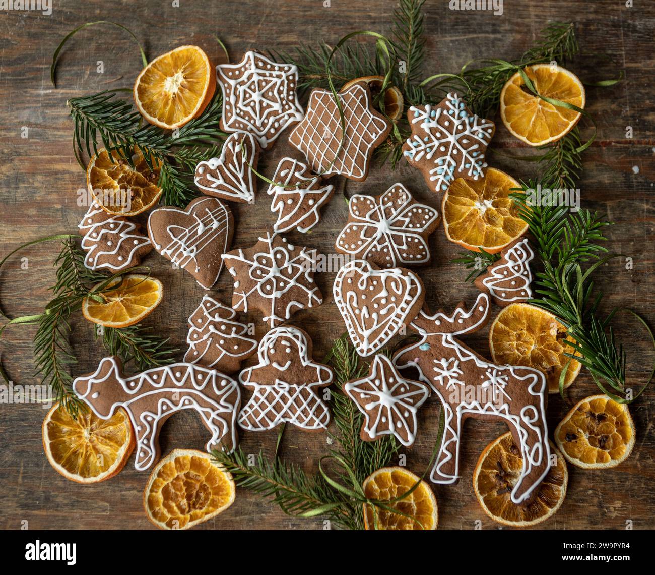 Glasierte Kekse. Süßes Gebäck zu Weihnachten. Glasierte Süße Stockfoto