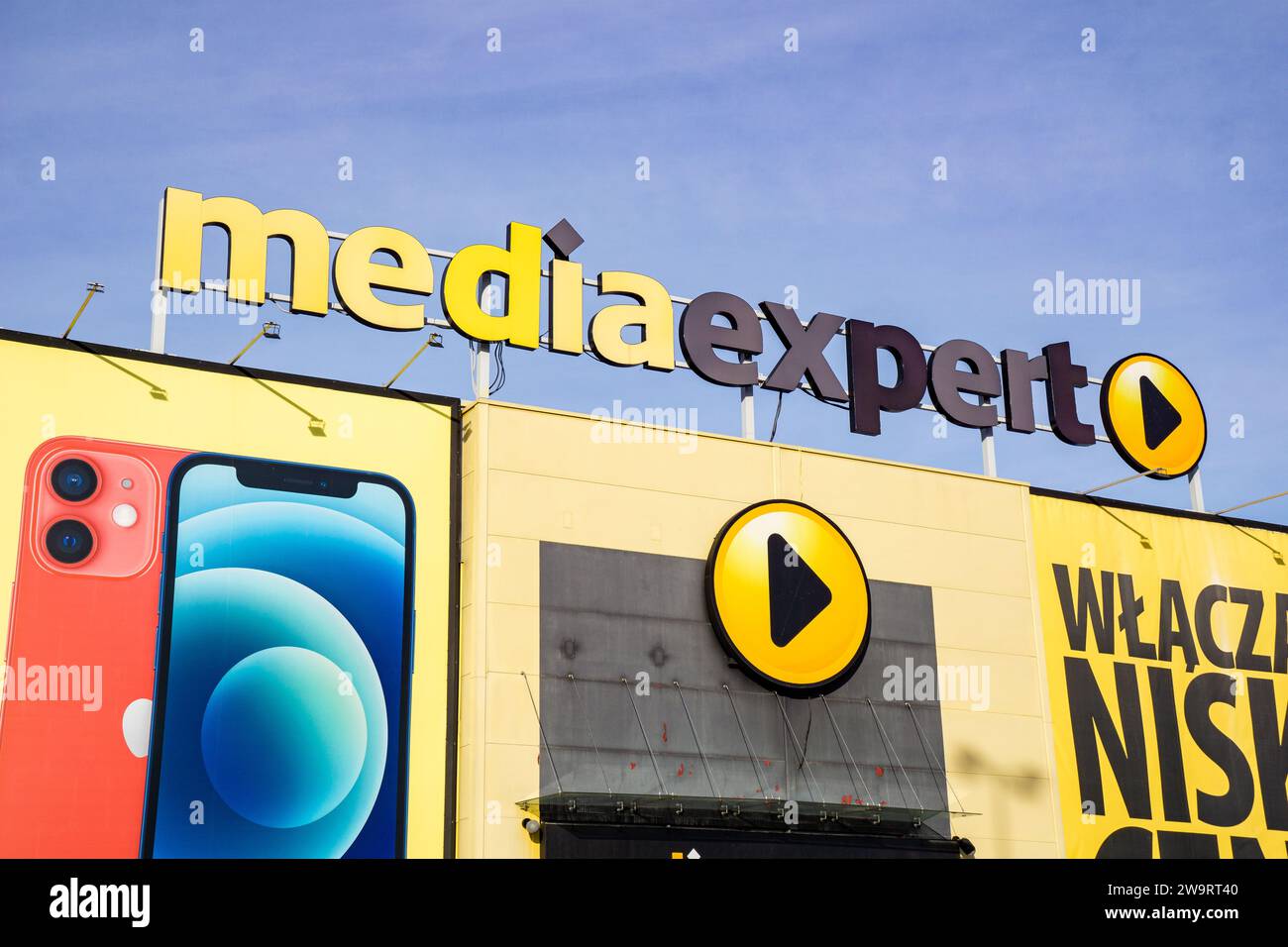Walbrzych, Polen - 29.12.2023: Media Expert ist eine polnische Supermarktkette, die Elektronik und Haushaltsgeräte, Computer und Software anbietet Stockfoto