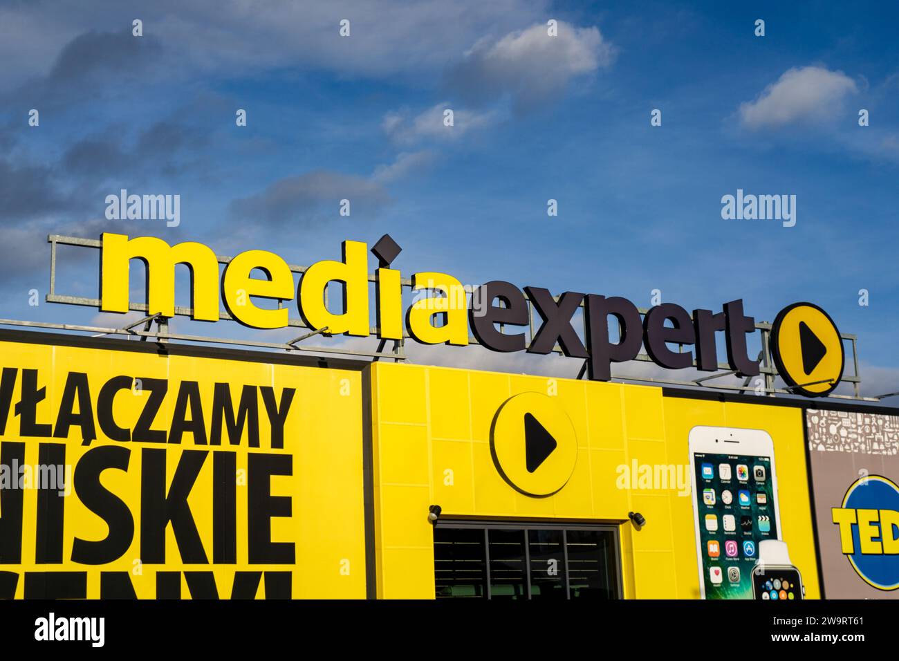Walbrzych, Polen - 29.12.2023: Media Expert ist eine polnische Supermarktkette, die Elektronik und Haushaltsgeräte, Computer und Software anbietet Stockfoto