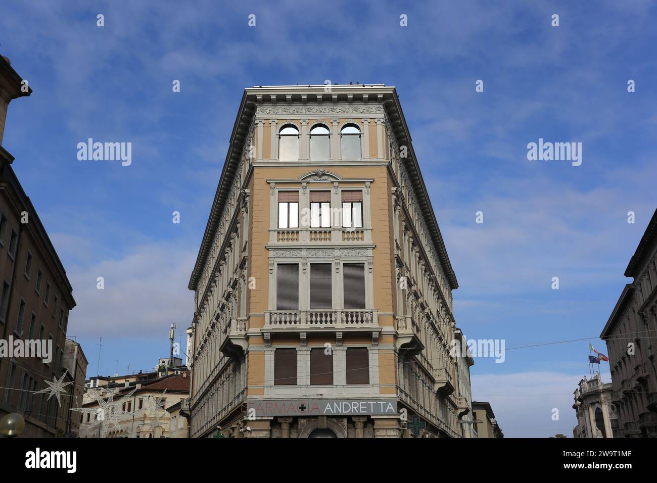 Dieses Gebäude in Padua in Italien ist das gleiche wie das Flatiron Building in New York. Stockfoto