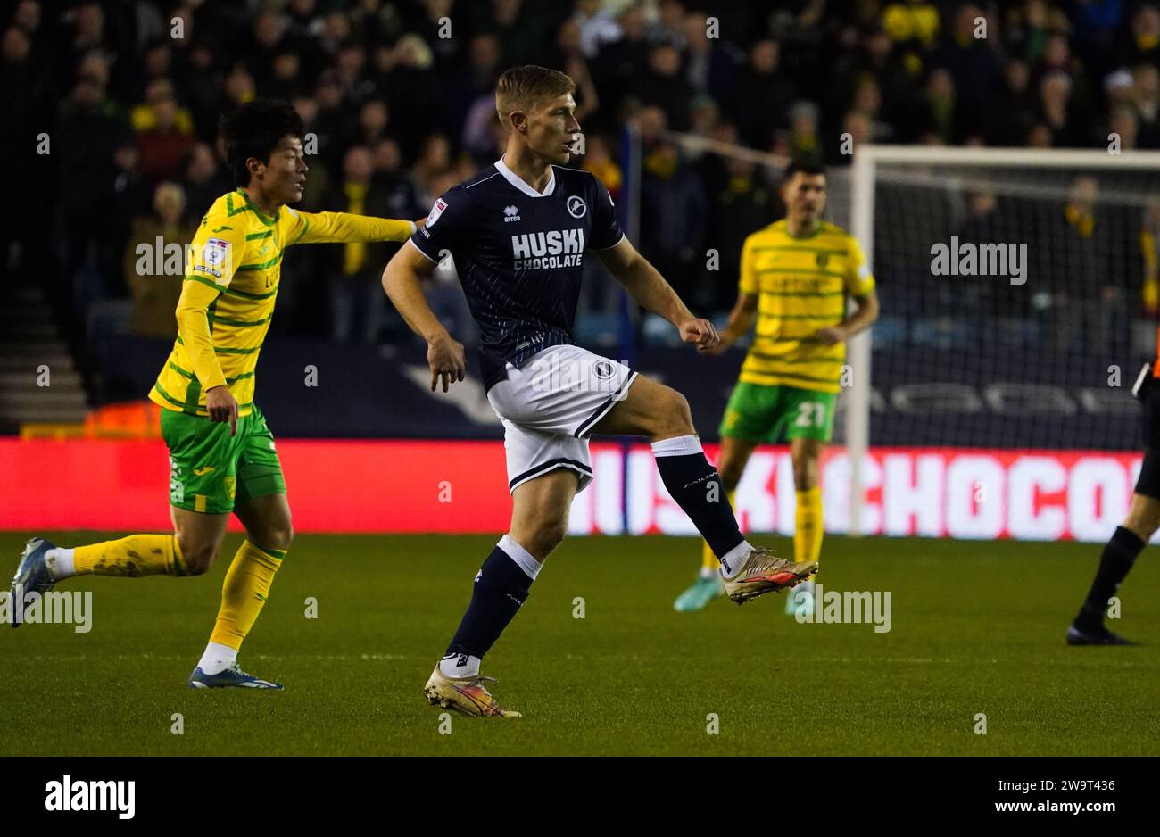 LONDON, ENGLAND - 29. DEZEMBER: Zian Flemming von Millwall während des Sky Bet Championship Matches zwischen Millwall und Norwich City am 29. Dezember 2023 in London. (Foto: Dylan Hepworth/MB Media) Stockfoto