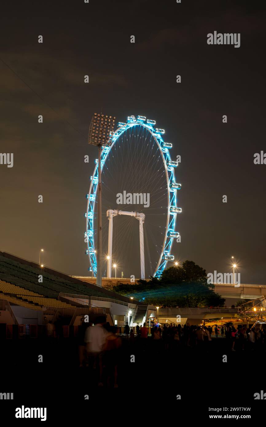 Singapur - 24. Juni 2023: Singapore Flyer Obersavation Wheel Downtown Core District Stockfoto