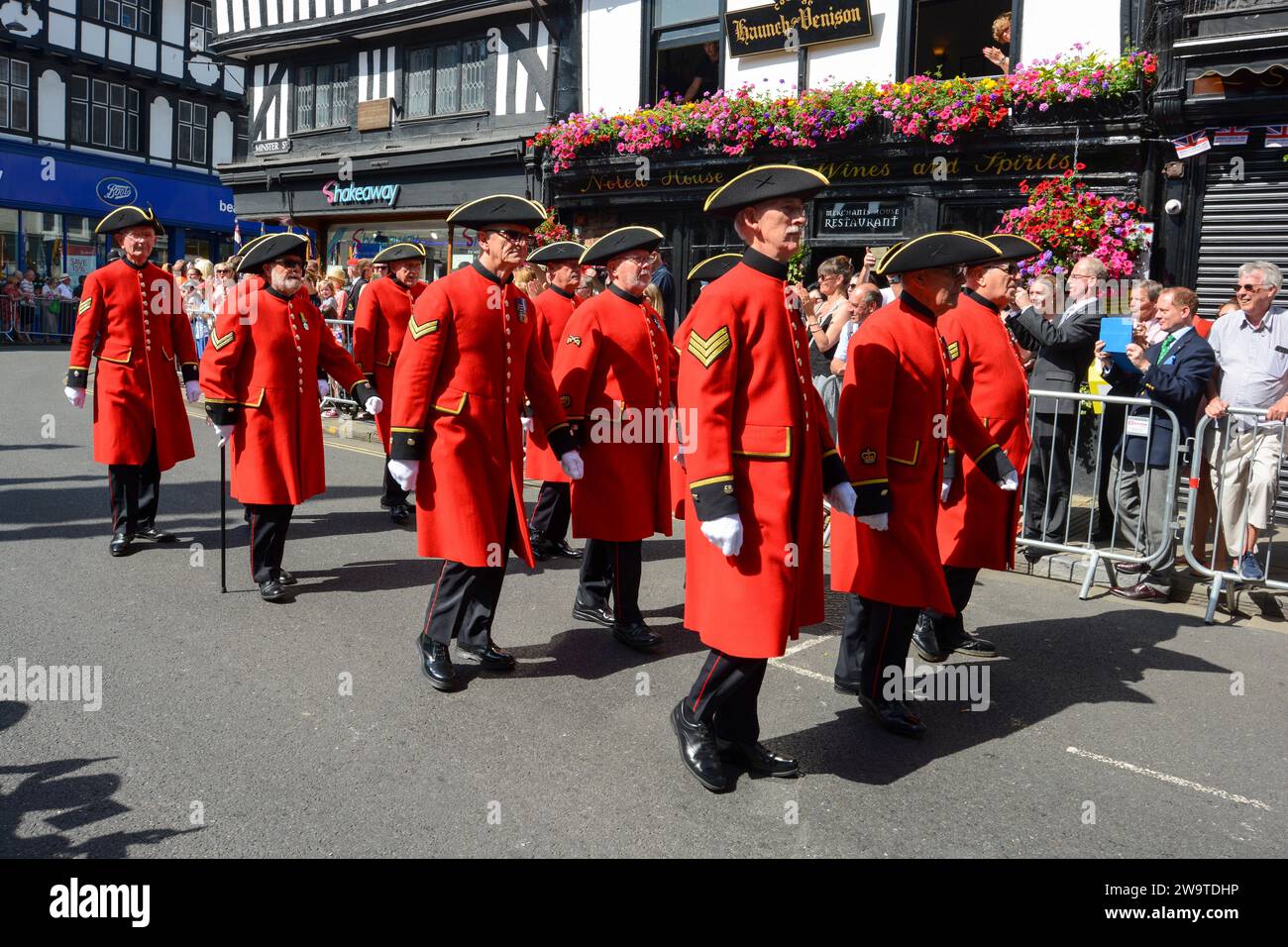 Chelsea Pensioners Marching at Armed Forces Day, Salisbury, Großbritannien, 2019 Stockfoto