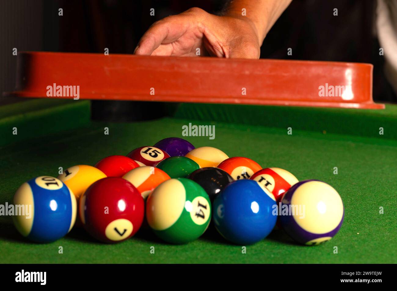 Wo Muss Die Schwarze Kugel Beim Billard Rein Billard ist ein Spiel, bei dem zwei Personen oder zwei Teams