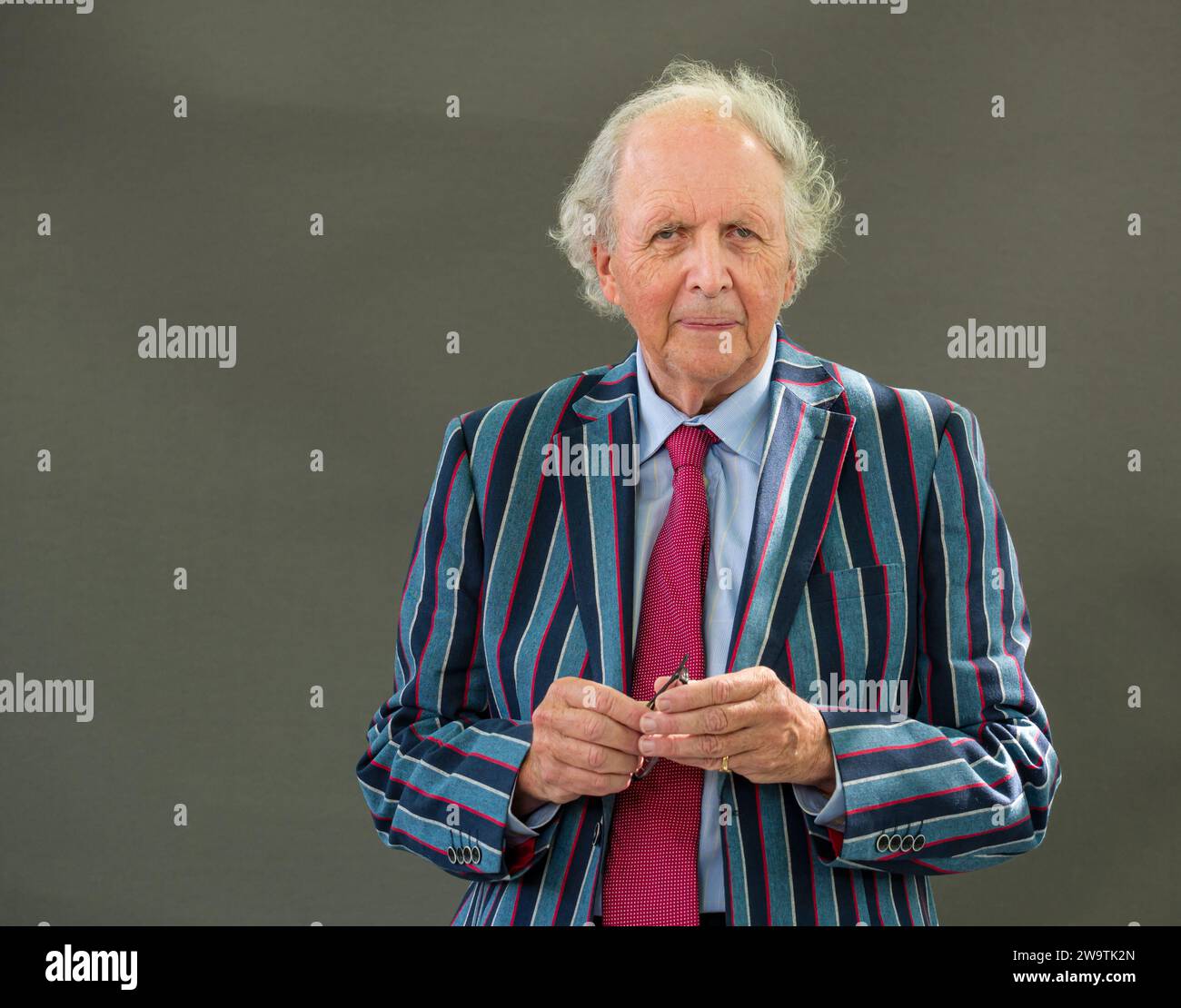 Sir Alexander McCall Smith, schottischer Autor, der 2019 beim Edinburgh International Book Festival in Schottland auftrat Stockfoto