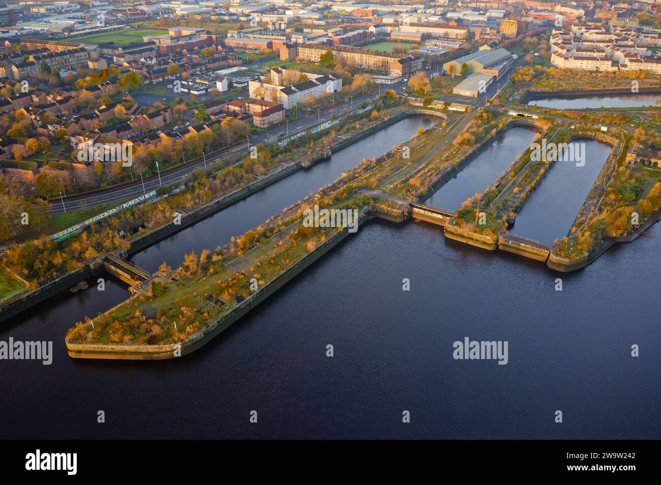Trockendocks sind jetzt überflüssig und Feuchtgebiete am Fluss Clyde Stockfoto