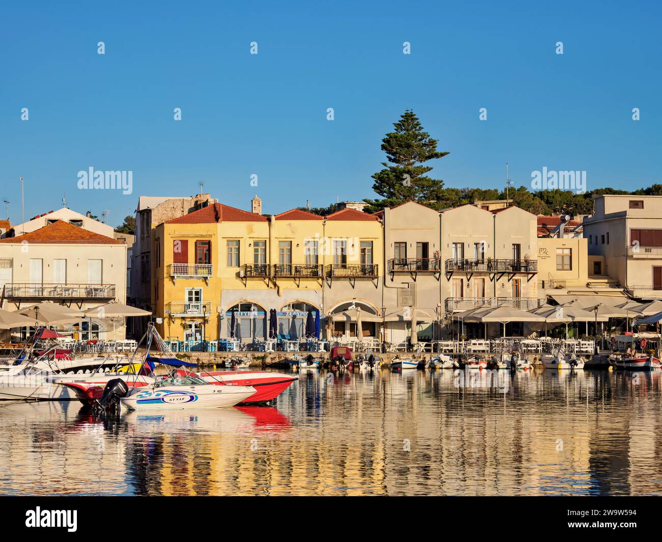 Alter venezianischer Hafen, Stadt Rethymno, Region Rethymno, Kreta, Griechenland Stockfoto