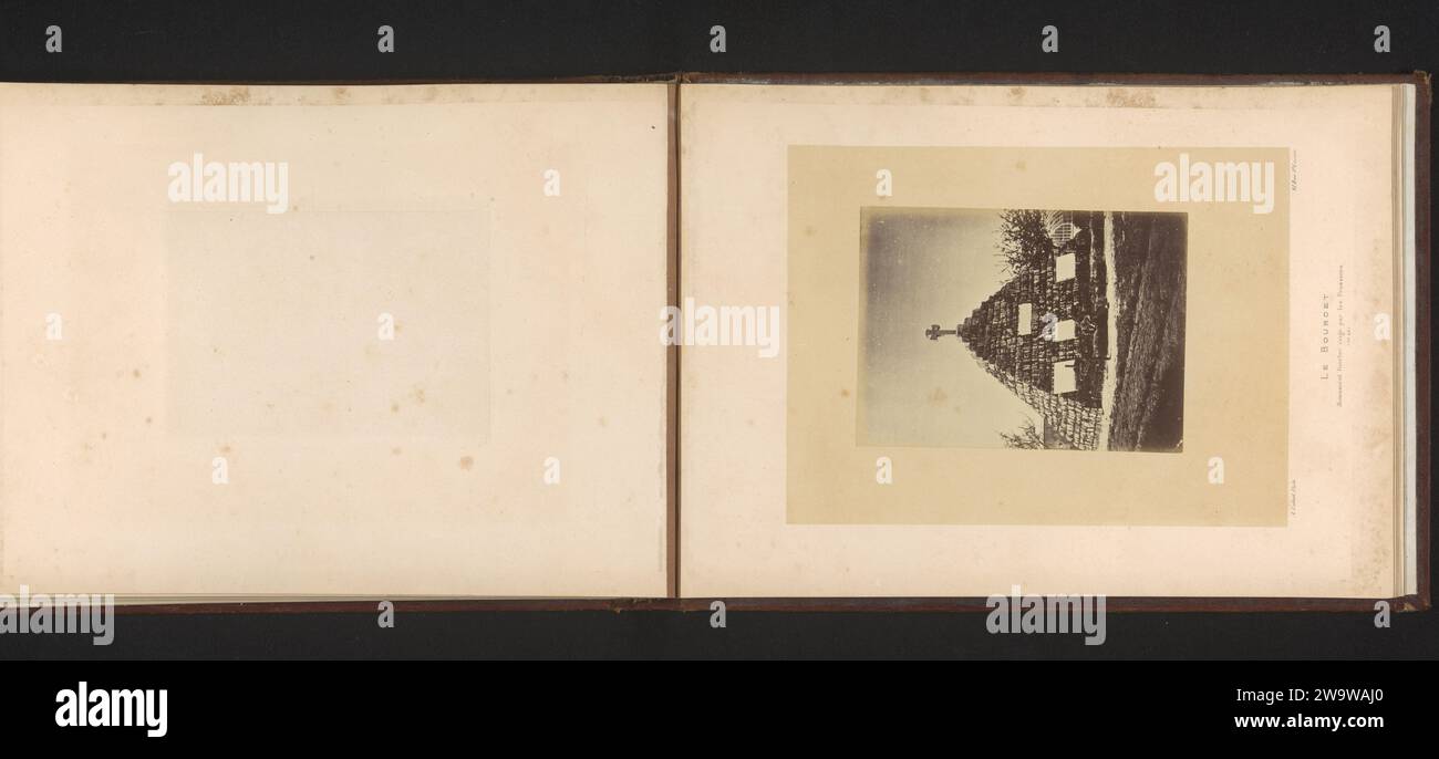Blick auf ein von Preußen in Le Bourget gegründetes Grabdenkmal, während der Kommune Paris, A. Liébert, 1871 Fotografie Le Bourget fotografischer Support Albumendruck Grab, Grab Le Bourget Stockfoto