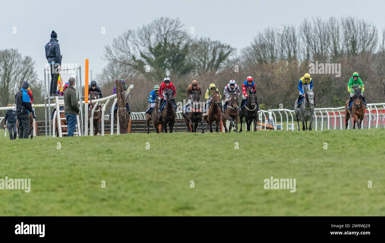 Und sie sind weg - der Start in Wincanton, 10. März 2022 Stockfoto