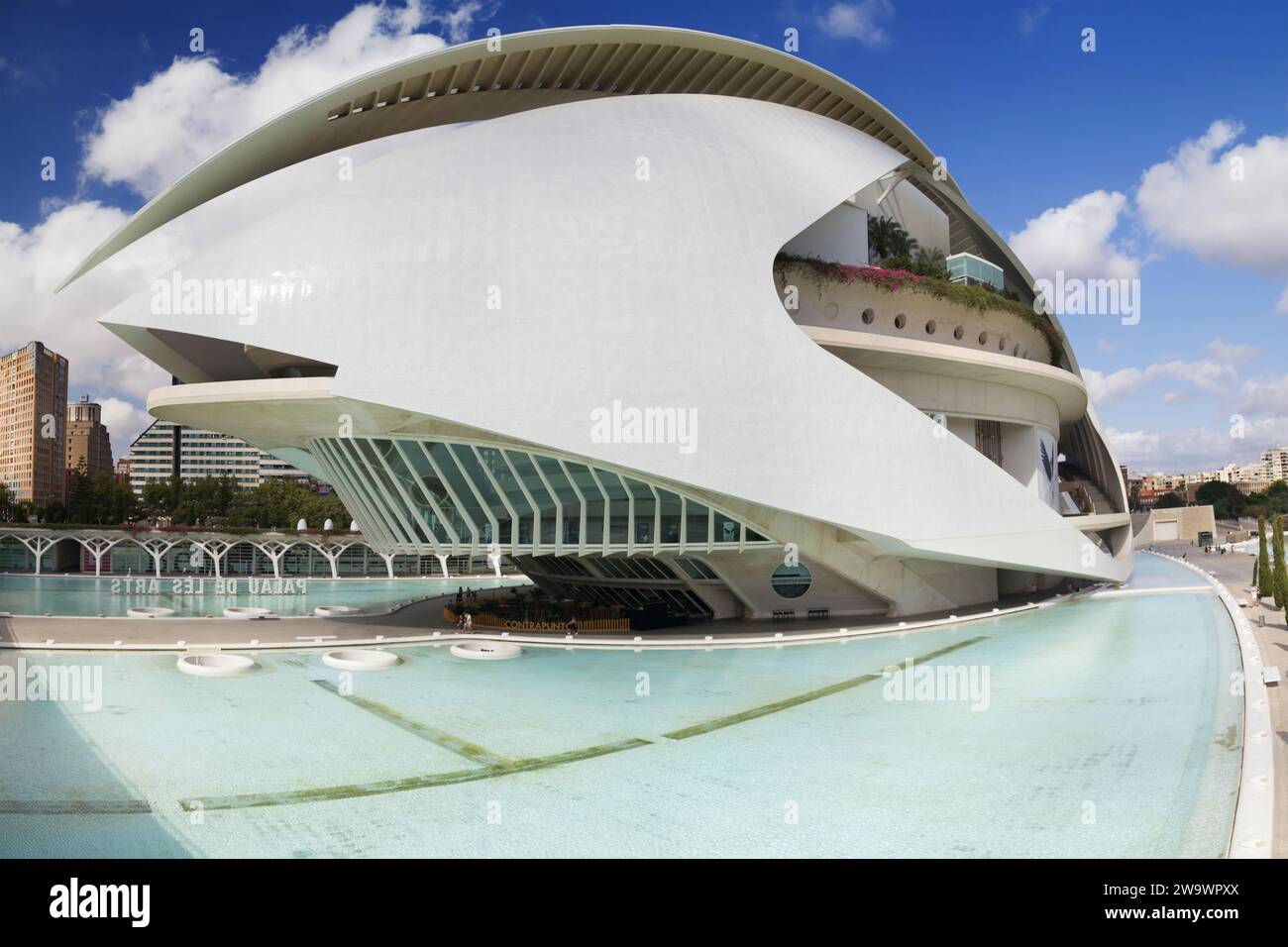 Valencia, Spanien - 14. August 2023: Königin Sofia Palast der Künste in Valencia, Spanien. Stockfoto
