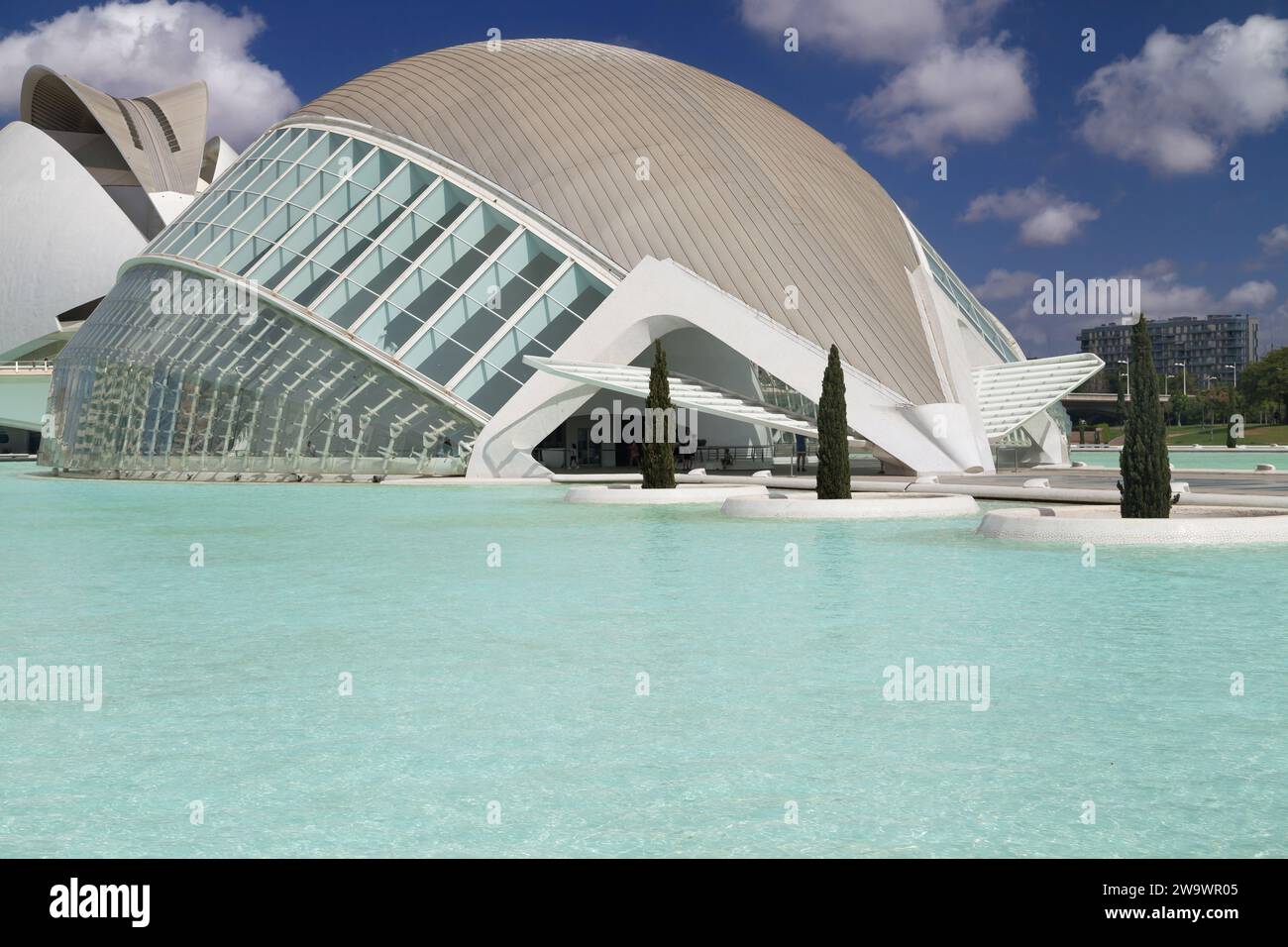 Valencia, Spanien - 14. August 2023: Die Hemisferiker in der Stadt der Künste und Wissenschaften von Valencia. Spanien. Stockfoto