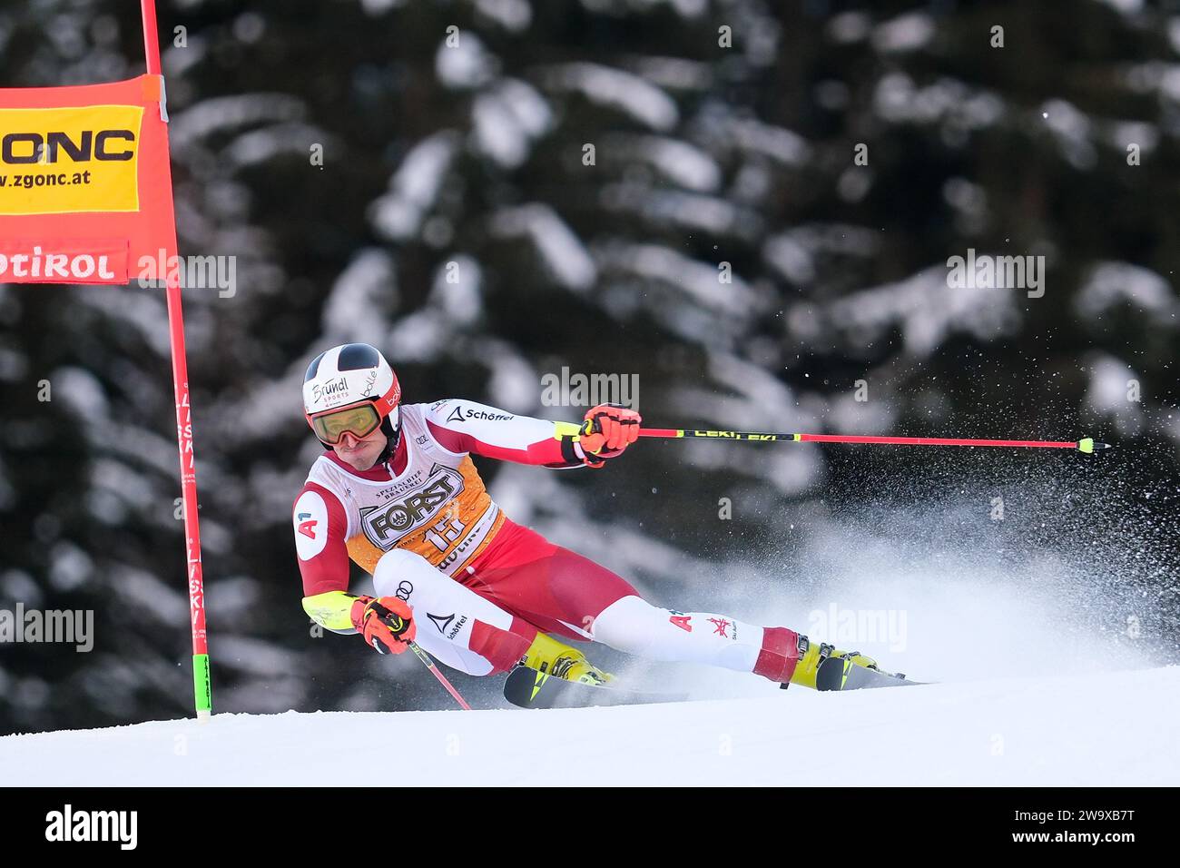 Stefan Brennsteiner (AUT) tritt am 17. Dezember 20 beim Audi FIS Alpine Ski World Cup, MenÕs Riesenslalom Rennen auf der Gran Risa Piste in Alta Badia an Stockfoto