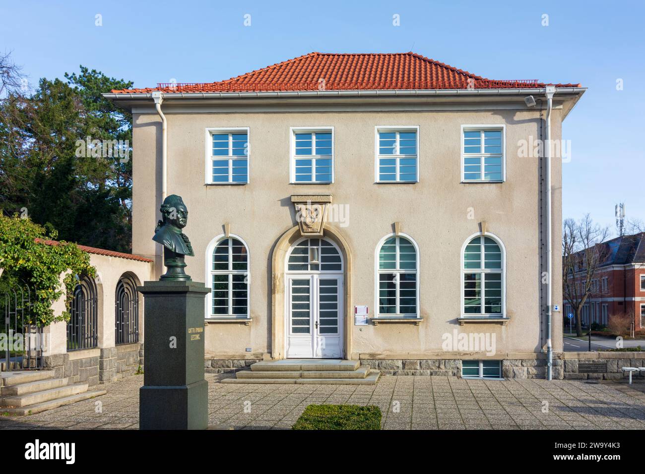 Kamenz (Kamjenc): Lessing-Museum von Gotthold Ephraim Lessing, Lessing-Denkmal in Sachsen, Deutschland Stockfoto