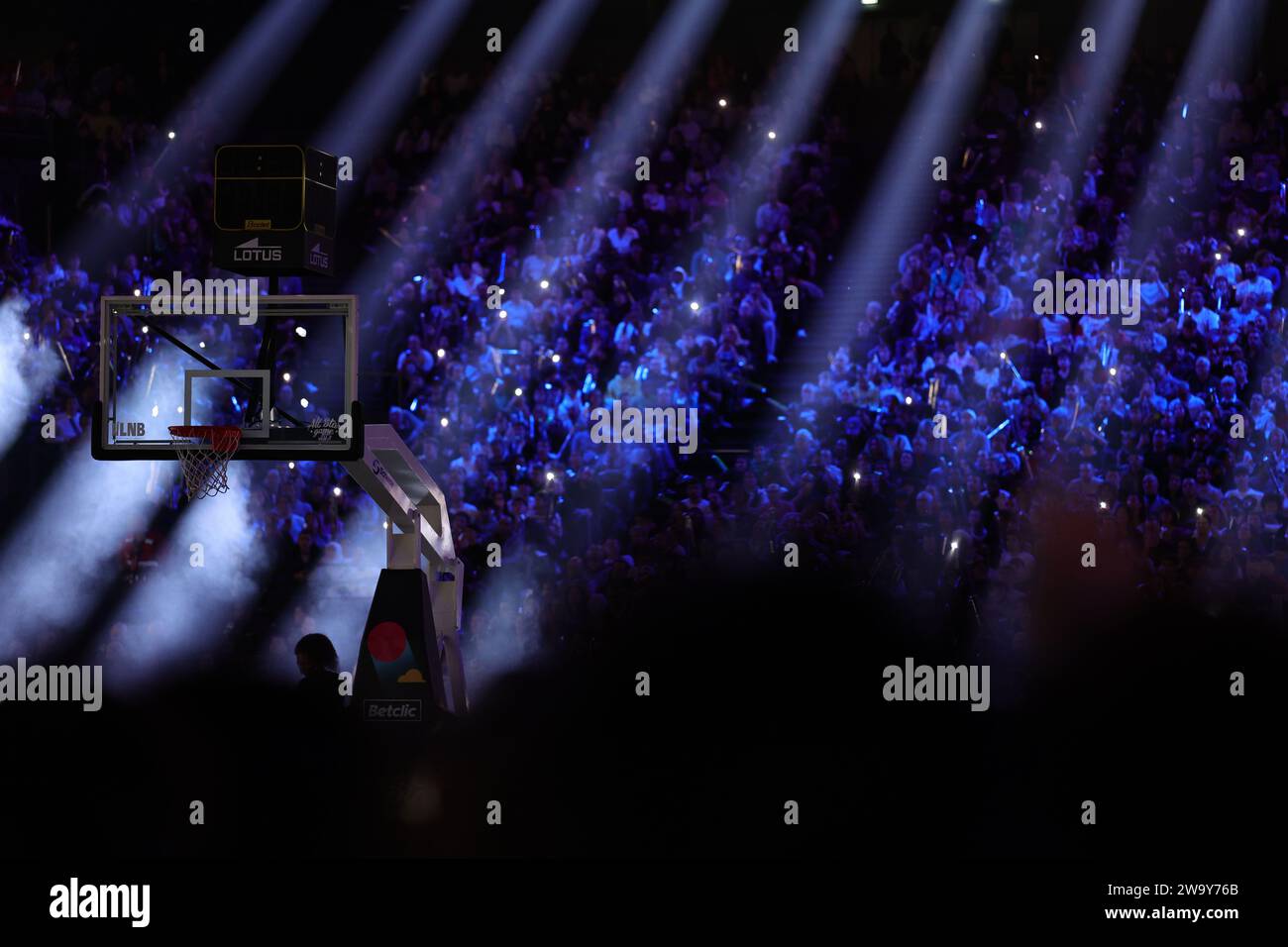 Illustration während des All-Star-Spiels LNB 2023, Basketballspiel zwischen Team France und Team World am 30. Dezember 2023 in der Accor Arena in Paris, Frankreich Stockfoto