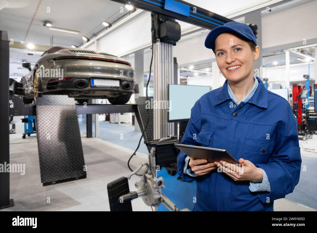 Autoreparatur im Kfz-Service. Stockfoto