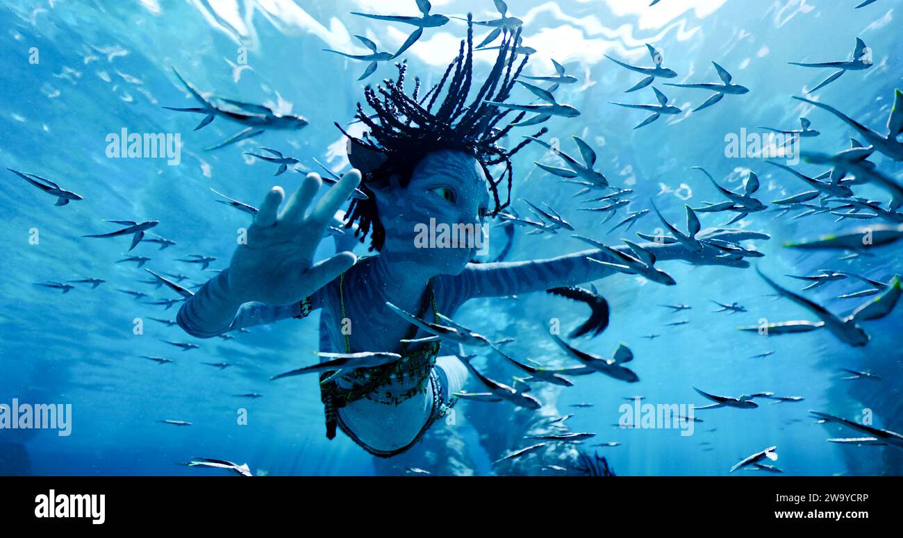 Avatar: The Way of Water (2023) von James Cameron mit Trinity Jo-Li Bliss als Tuk. Werbung noch ***NUR REDAKTIONELLE VERWENDUNG***. Quelle: BFA / 20th Century Studios Stockfoto