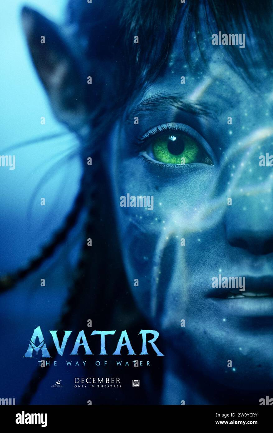 Avatar: The Way of Water (2023) von James Cameron mit Sam Worthington, Zoe Saldana und Sigourney Weaver. Jake Sully lebt mit seiner neu entdeckten Familie auf dem extrasolaren Mond Pandora. Sobald eine bekannte Bedrohung zurückkehrt, um das zu beenden, was zuvor begonnen wurde, muss Jake mit Neytiri und der Armee des Na'VI-Rennens zusammenarbeiten, um ihr Zuhause zu schützen. US Advance Poster ***NUR FÜR REDAKTIONELLE ZWECKE***. Quelle: BFA / 20th Century Studios Stockfoto