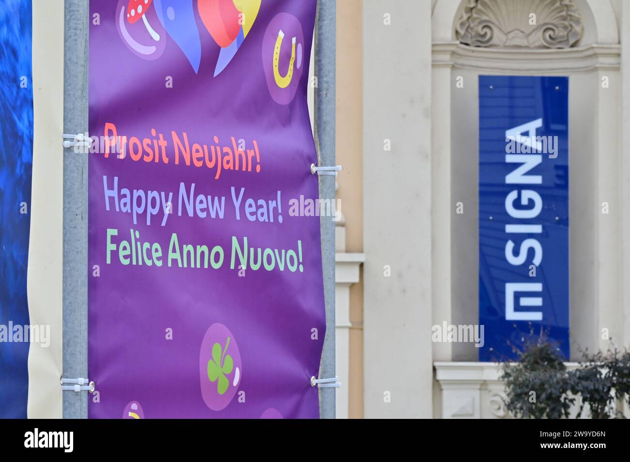 Wien, Österreich - 12 29 2023 - Hauptsitz der insolventen Immobiliengesellschaft Signa Holding in der Wiener Innenstadt mit Neujahrswünschen im Vorfeld Stockfoto