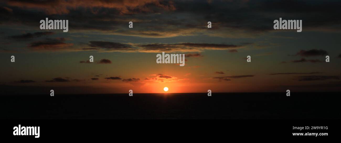 Sonnenaufgang von Duncansby Head, Caithness, Schottland, Großbritannien Stockfoto