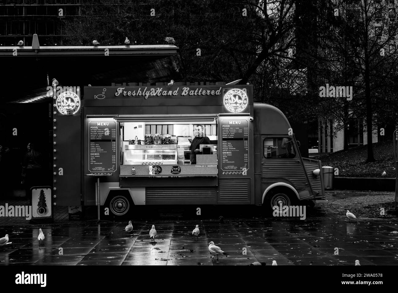 Ein mobiler Fisch- und Chip-Van auf der Southbank, London, Großbritannien Stockfoto