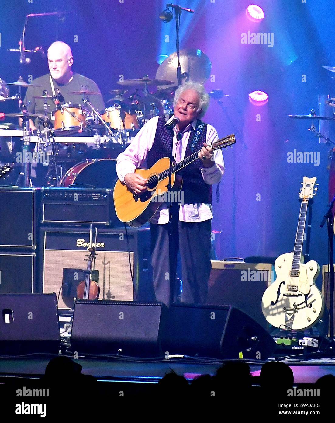 Oakland, USA. Dezember 2023 30. Peter Rowan tritt am 30. Dezember 2023 im Fox Theater in Oakland auf. Foto: Casey Flanigan/imageSPACE Credit: Imagespace/Alamy Live News Stockfoto