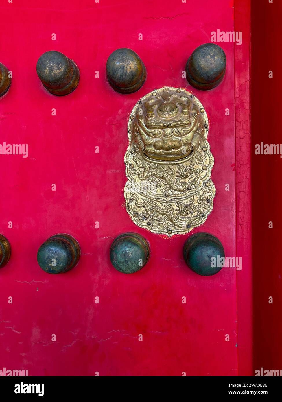 Peking, China, Nahaufnahme, Architekturdetails, Rote Tür, deko Chinesisches Historisches Denkmal, Verbotene Stadt, Kaiserpalast „Hall of Supreme Harmony“ Stockfoto