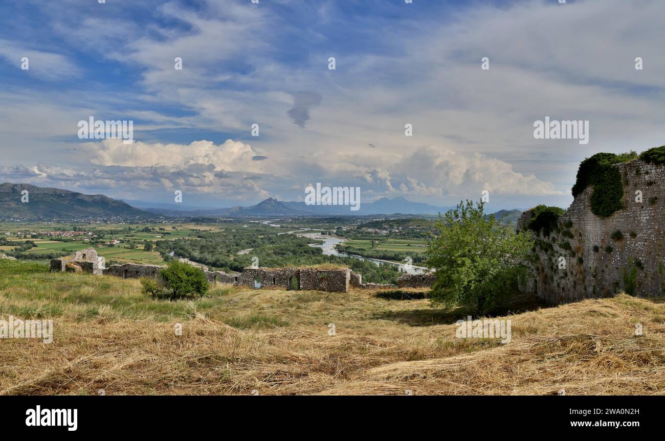 Blick auf den Fluss drin von der illyrischen Festung Rozafa, Shkodra, Albanien, Europa Stockfoto