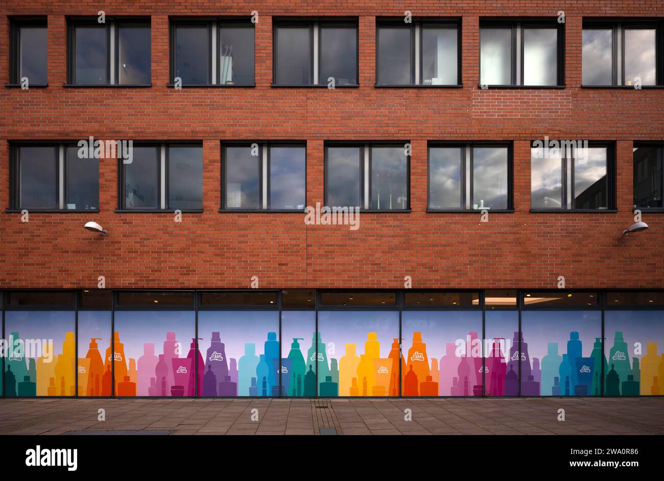 Schaufensterdekoration, Dekoration, dm-drogeriemarkt, dm, Stuttgart, Baden-Württemberg, Deutschland, Europa Stockfoto
