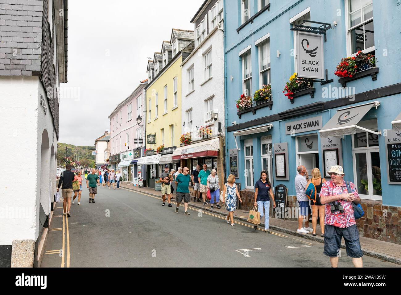 Looe Cornwall, The Black Swan Inn and Pub Restaurant in der Fore Street