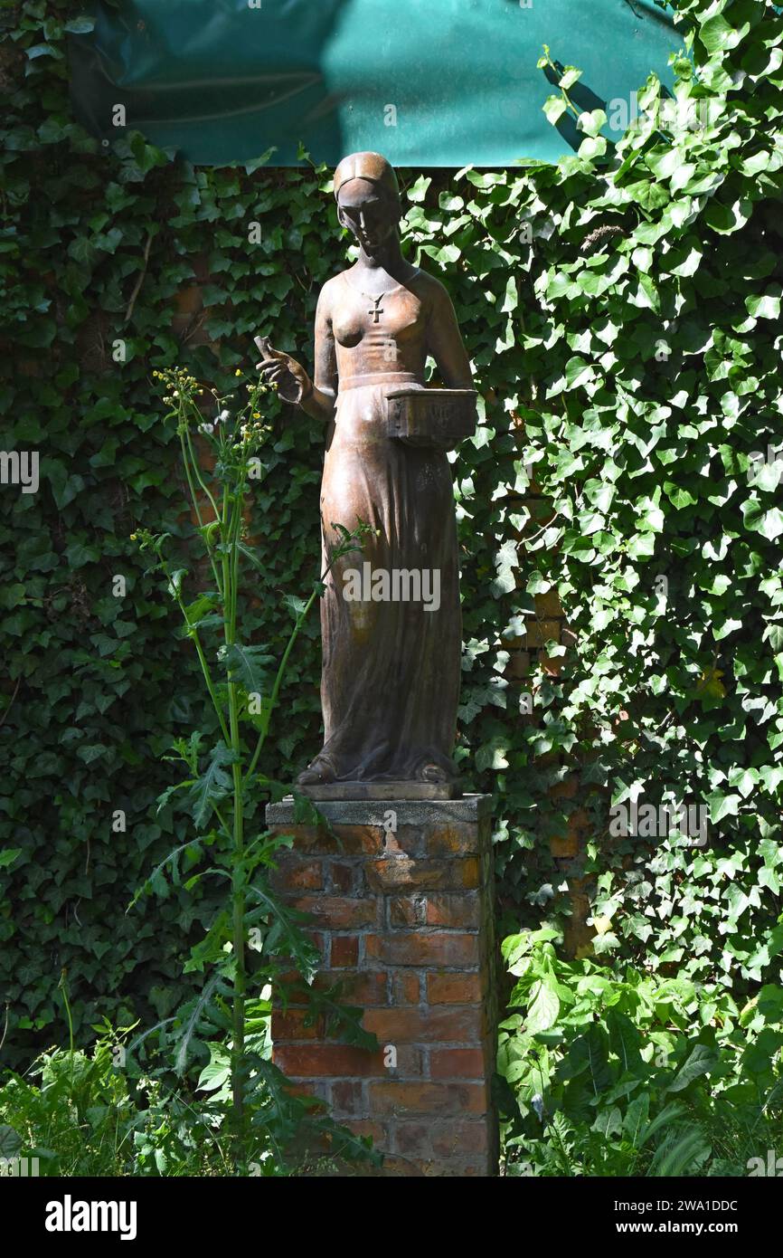 Kunstwerke in der Akademie der Schönen Künste Skulpturengarten, Zagreb, Kroatien Stockfoto